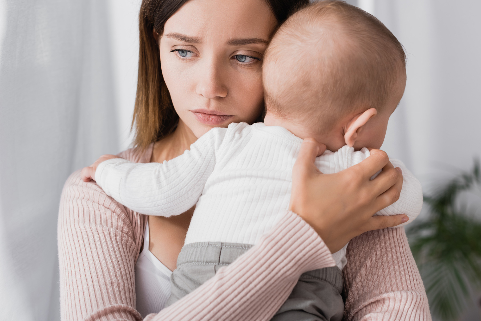 Scary Thoughts After Having a Baby: Understanding Postpartum Intrusive Thoughts